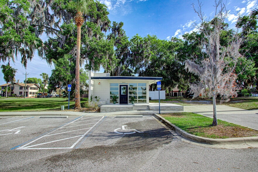 More Photos Of 203 Laurel St, Palatka Office For Sale