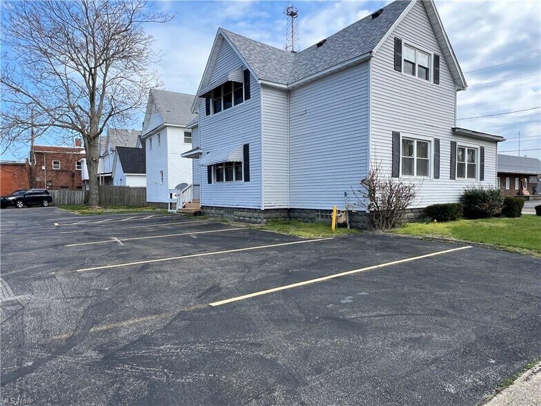 More Photos Of 171 Broad St, Conneaut Office For Sale