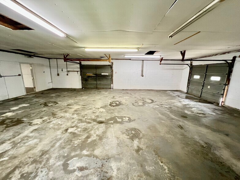 More Photos Of 15242 General Puller Hwy, Deltaville Freestanding For Sale