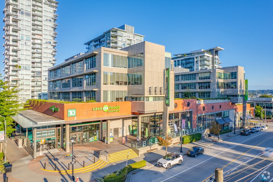 More Photos Of 223 Nelson's Cres, New Westminster Medical For Sale
