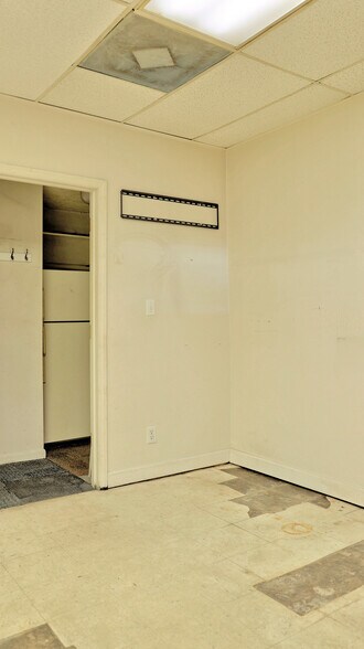 More Photos Of 1087 E Main St, Radford General Retail For Sale