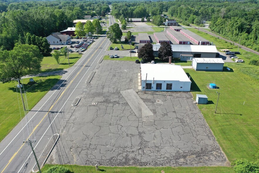 More Photos Of 1955 N Main St, Sheffield Auto Repair For Sale
