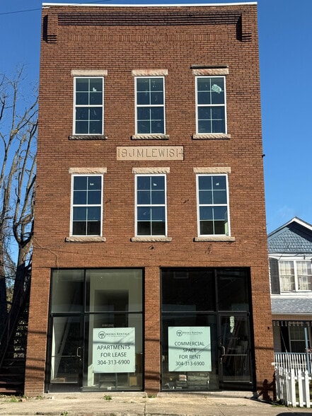 More Photos Of 1033 Smith St, Milton Apartments For Lease