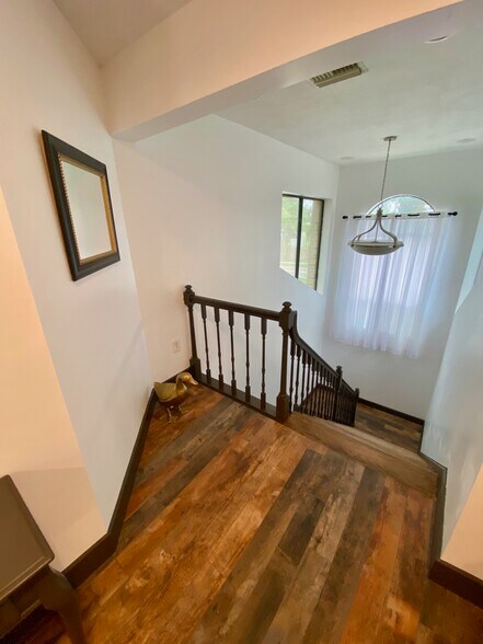 More Photos Of 2021 Art Museum Dr, Jacksonville Loft Creative Space For Sale