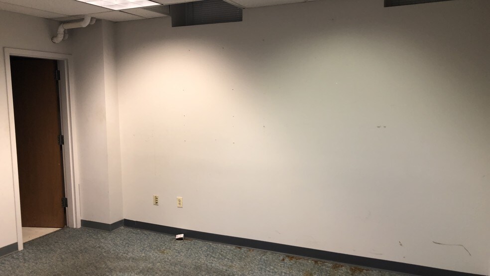 More Photos Of 75 S Main St, Phillipsburg Office For Lease