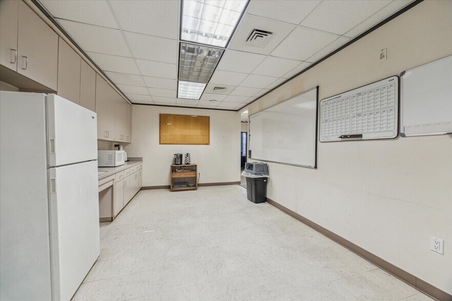 More Photos Of 1701-1707 Tidwell Rd, Houston Warehouse For Sale