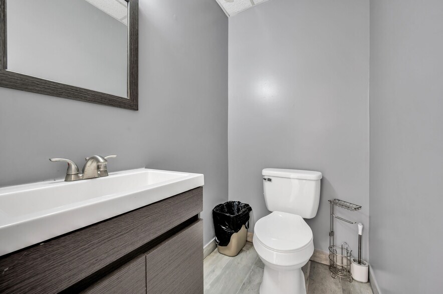 More Photos Of 102-104 S Main St, Manville Office Residential For Lease