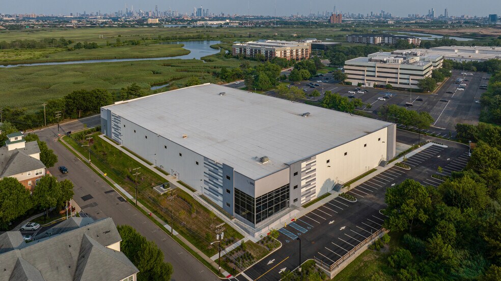 More Photos Of 1290 Wall St W, Lyndhurst Distribution For Lease