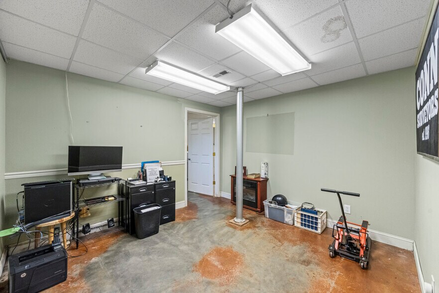 More Photos Of 1348 3rd St SE, Cullman Office For Sale