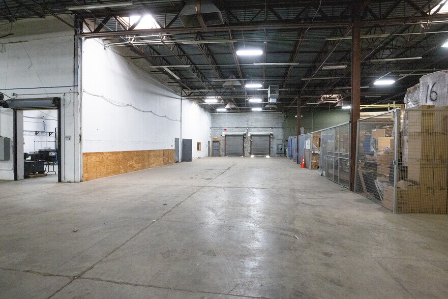 More Photos Of 12 Elmwood Rd, Menands Distribution For Lease