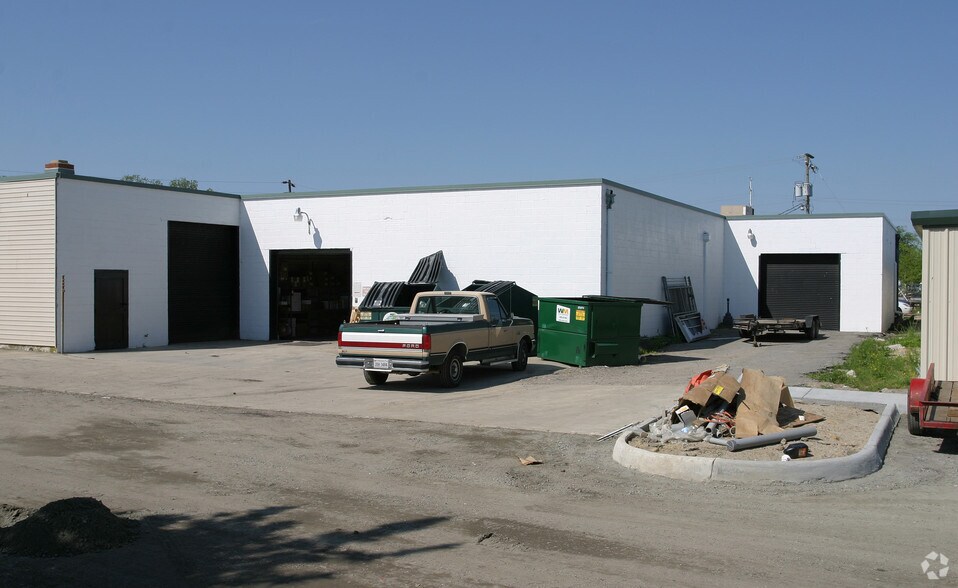 More Photos Of 830-834 Widgeon Rd, Norfolk Freestanding For Lease