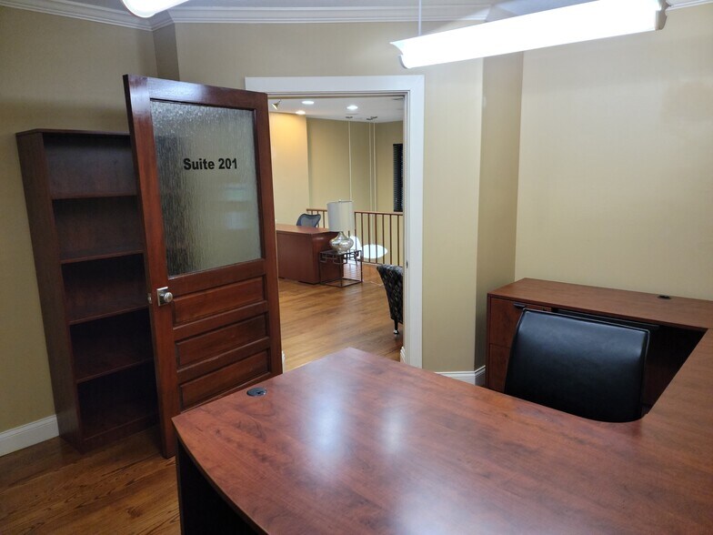 More Photos Of 350 E Pine St, Orlando Office For Lease