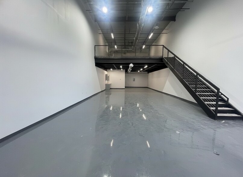 More Photos Of 2601 TX-121, Lewisville Light Distribution For Lease