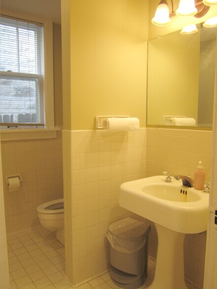 More Photos Of 331 22nd Ave N, Nashville Office For Sale