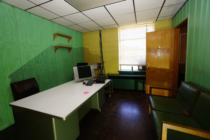More Photos Of 10004 Union Ave, Cleveland Specialty For Sale