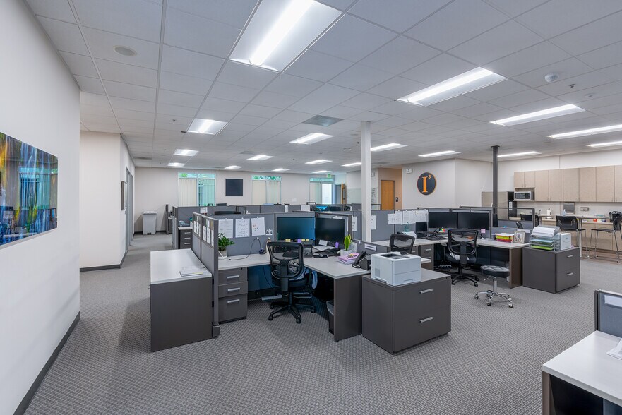 More Photos Of 3164 Lionshead Ave, Carlsbad Office For Lease