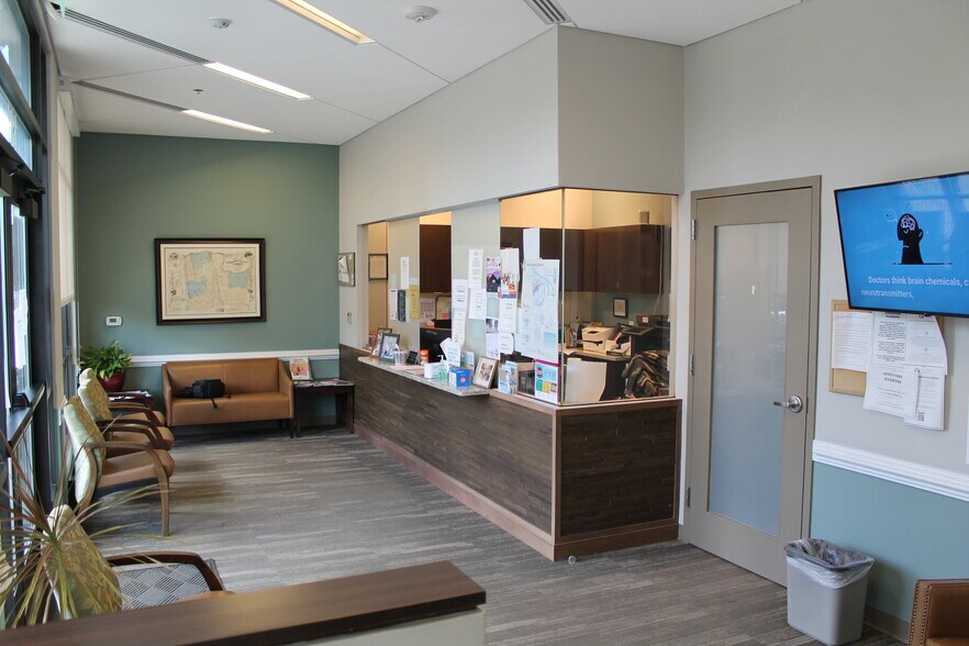 More Photos Of 1 W Broad Way, Lovettsville Unknown For Lease