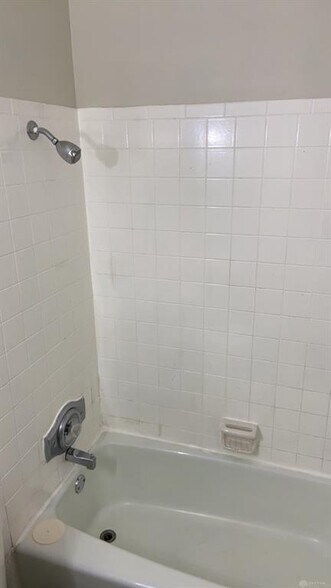 More Photos Of 3220 Illinois Ave, Middletown Apartments For Sale