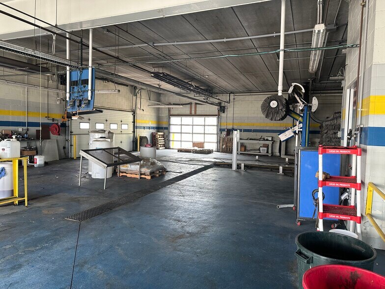 More Photos Of 1381 8th St S, Wisconsin Rapids Carwash For Sale