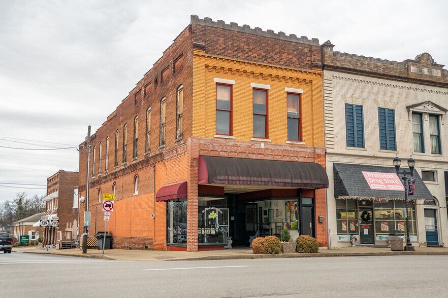 More Photos Of 1011 W Main St, Princeton Restaurant For Sale