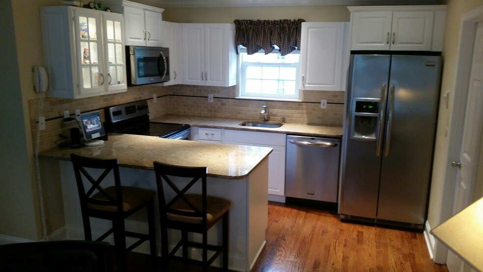 More Photos Of 152 Magnolia Ln, Middletown Veterinarian Kennel For Lease