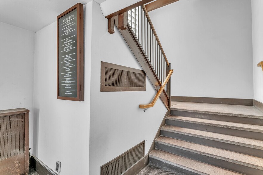 More Photos Of 85 Elm St, West Springfield Storefront Retail Office For Lease