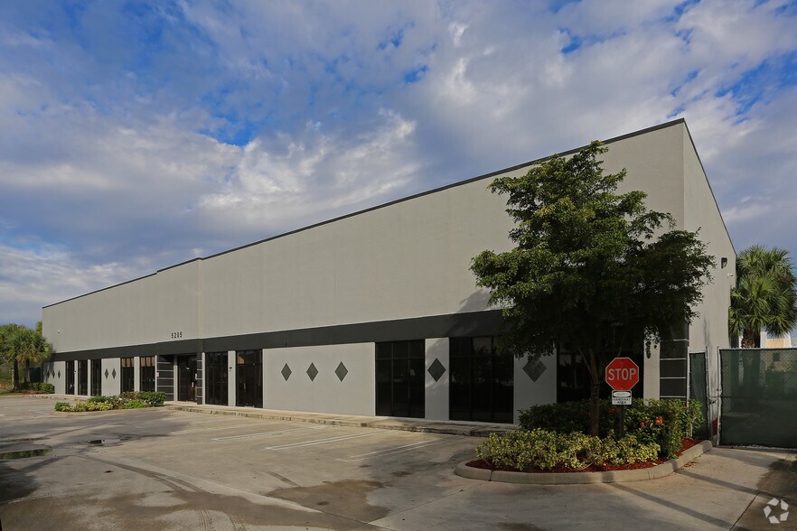 More Photos Of 5205 Tylerlakes Blvd, West Palm Beach Warehouse For Lease