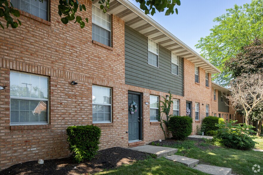More Photos Of 1300 Cimarron Cir, Fairborn Apartments For Sale