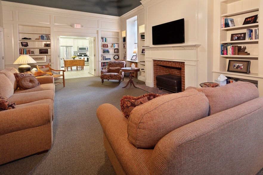 More Photos Of 116-120 Record St, Frederick Office Residential For Lease