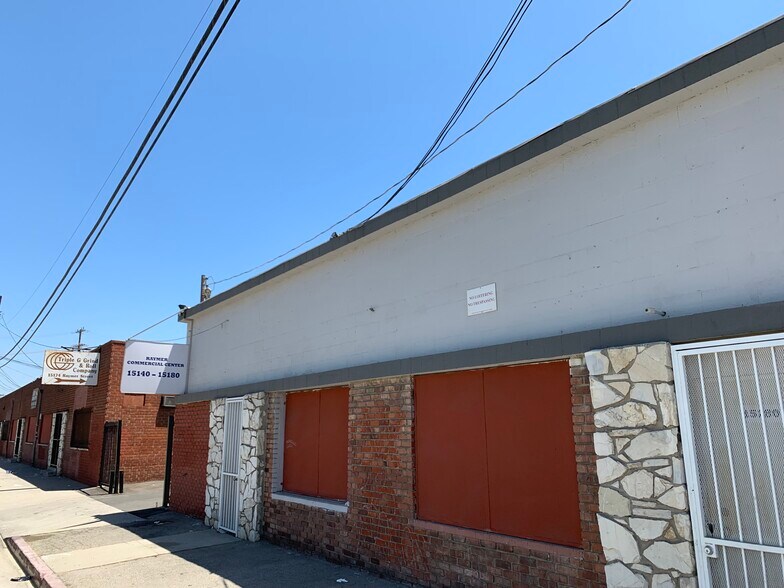 More Photos Of 15140-15180 Raymer St, Van Nuys Warehouse For Lease