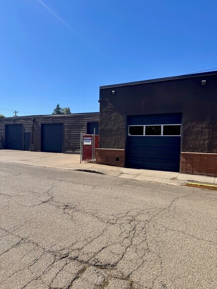 More Photos Of 290 Young St, Woodburn Warehouse For Lease
