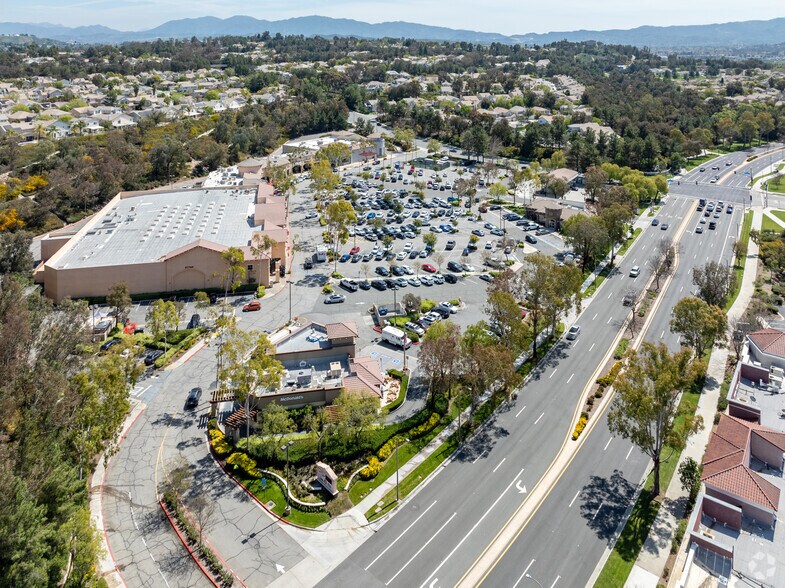 More Photos Of 27716-27776 Mcbean Pky, Valencia Storefront For Lease