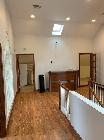 More Photos Of 5-7 Danbury Rd, Wilton Storefront Retail Office For Lease