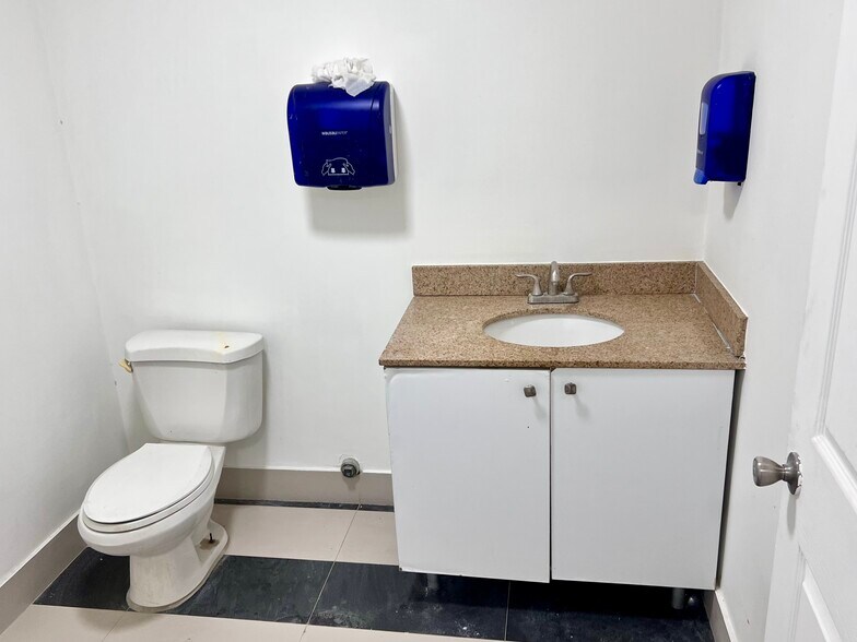 More Photos Of 1822 NW 22nd St, Miami Service For Sale