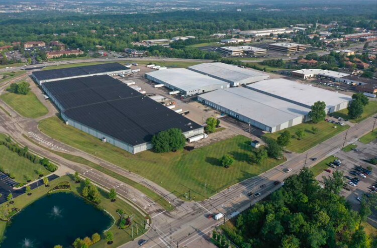 More Photos Of 11027 Kenwood Rd, Blue Ash Warehouse For Lease