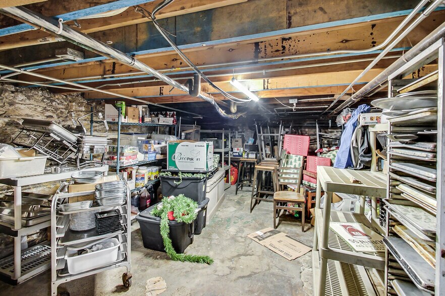 More Photos Of 2723 N Halsted St, Chicago Bar For Sale