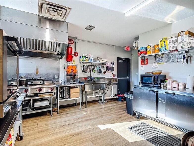 More Photos Of 4443 Loblolly Bay Rd, LaBelle General Retail For Sale