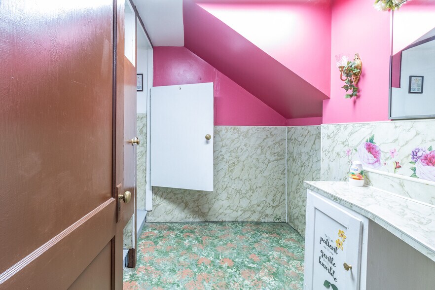 More Photos Of 5502 Dayton Blvd, Chattanooga Religious Facility For Sale