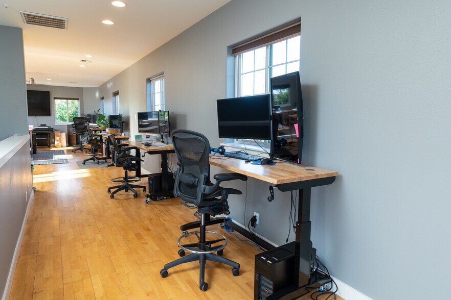 More Photos Of 626 NW Arizona Ave, Bend Office For Sale