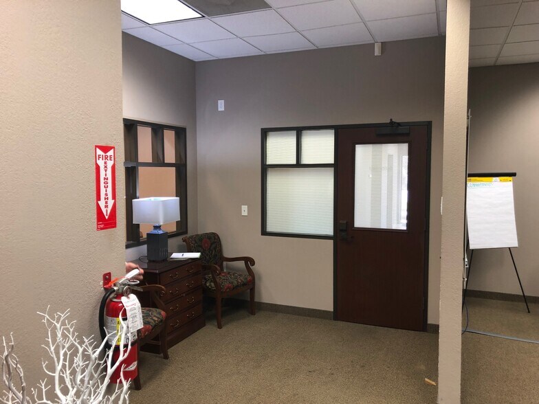 More Photos Of 327 Rayford Rd, Spring Bank For Lease