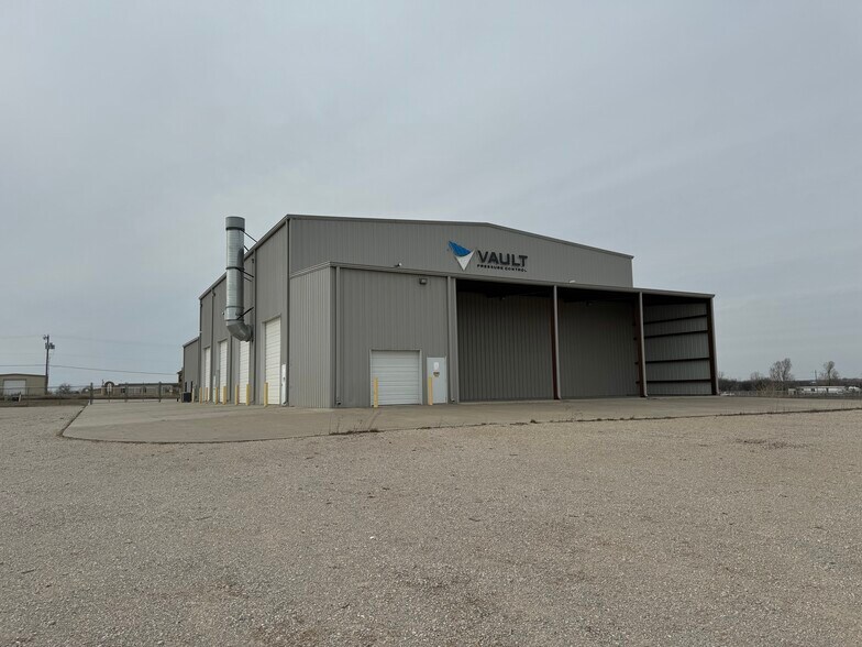 More Photos Of 3105 Davinion Rd, El Reno Manufacturing For Lease