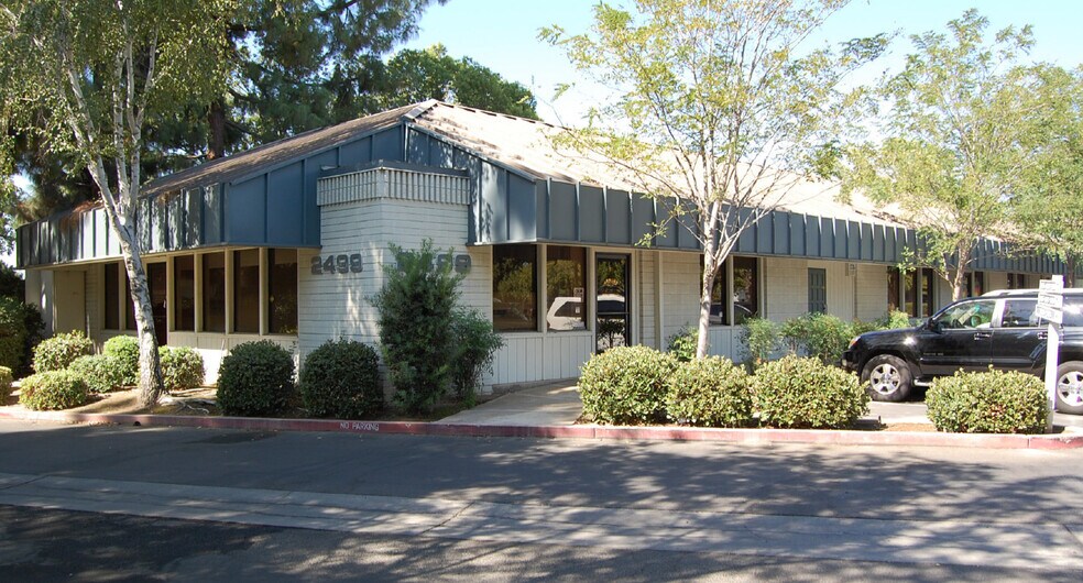 More Photos Of 2499 W Shaw Ave, Fresno Office For Lease