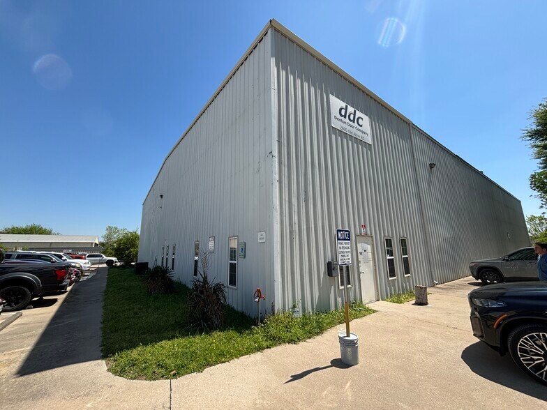 More Photos Of 2690 Old Alton Rd, Denton Warehouse For Lease