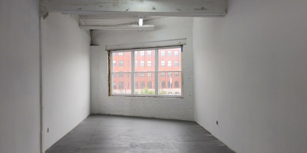 More Photos Of 60 Dickerson St, Newark Light Manufacturing For Lease