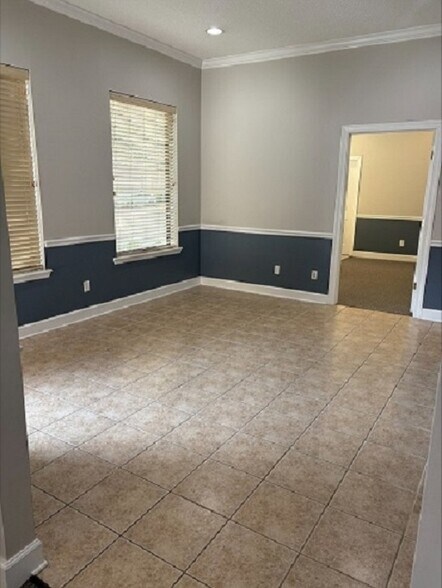 More Photos Of 9191 RG Skinner Pky, Jacksonville Office For Sale