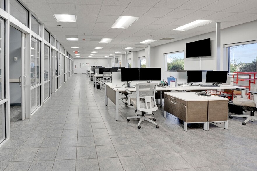 More Photos Of 100 Morgan Olson Way, Ringgold Manufacturing For Lease