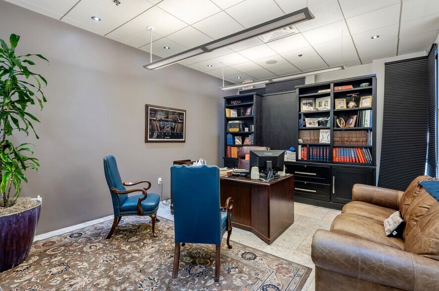 More Photos Of 10930 N Tatum Blvd, Phoenix Medical For Sale