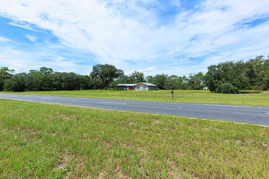 More Photos Of 15451 Commercial Way, Brooksville Office For Sale