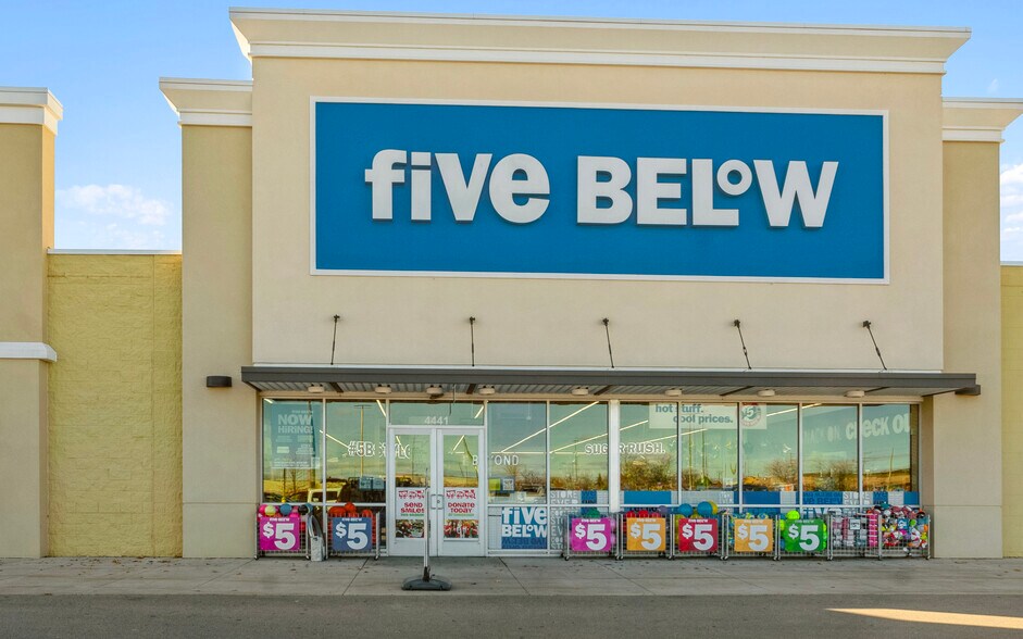 More Photos Of 4411 W Wisconsin Ave, Appleton Freestanding For Sale