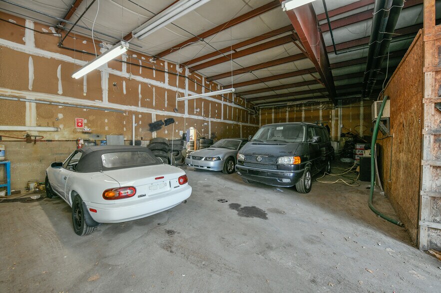 More Photos Of 438-440 Main St, East Hartford Auto Repair For Sale